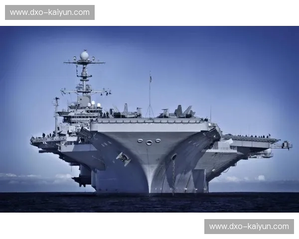 星海博弈与蜂群突袭：当洛杉矶“航母”在快船新纪元遭遇夏洛特的青春风暴